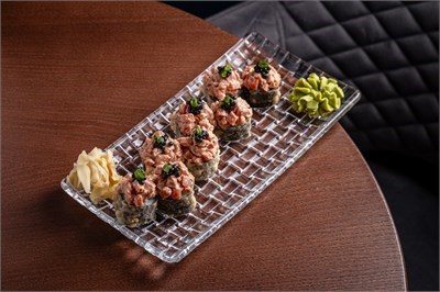 Дальневосточный ролл с гребешком и крабом  ⁠ 00939